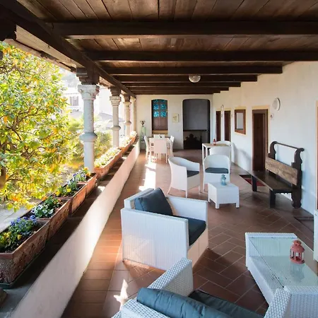 Appartamento Sleeps 6 With Pool And Wifi