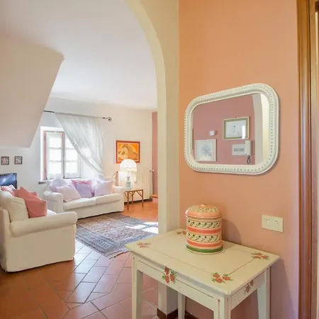Sleeps 6 With Pool And Wifi Appartamento