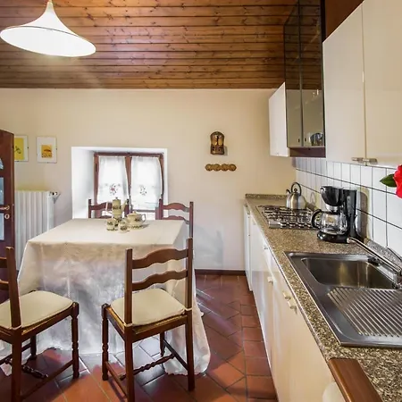 Sleeps 6 With Pool And Wifi Massino Visconti
