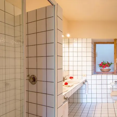 Sleeps 6 With Pool And Wifi *