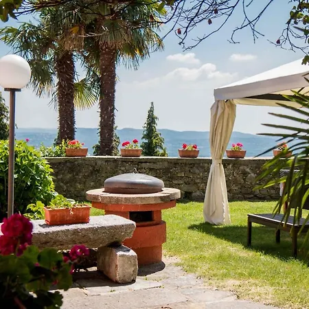 Appartamento Sleeps 6 With Pool And Wifi